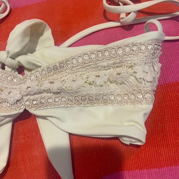 Elysiian Swimwear Riviera Bikini Top Size Medium Bottom Size Large NWT - Picture 8 of 10